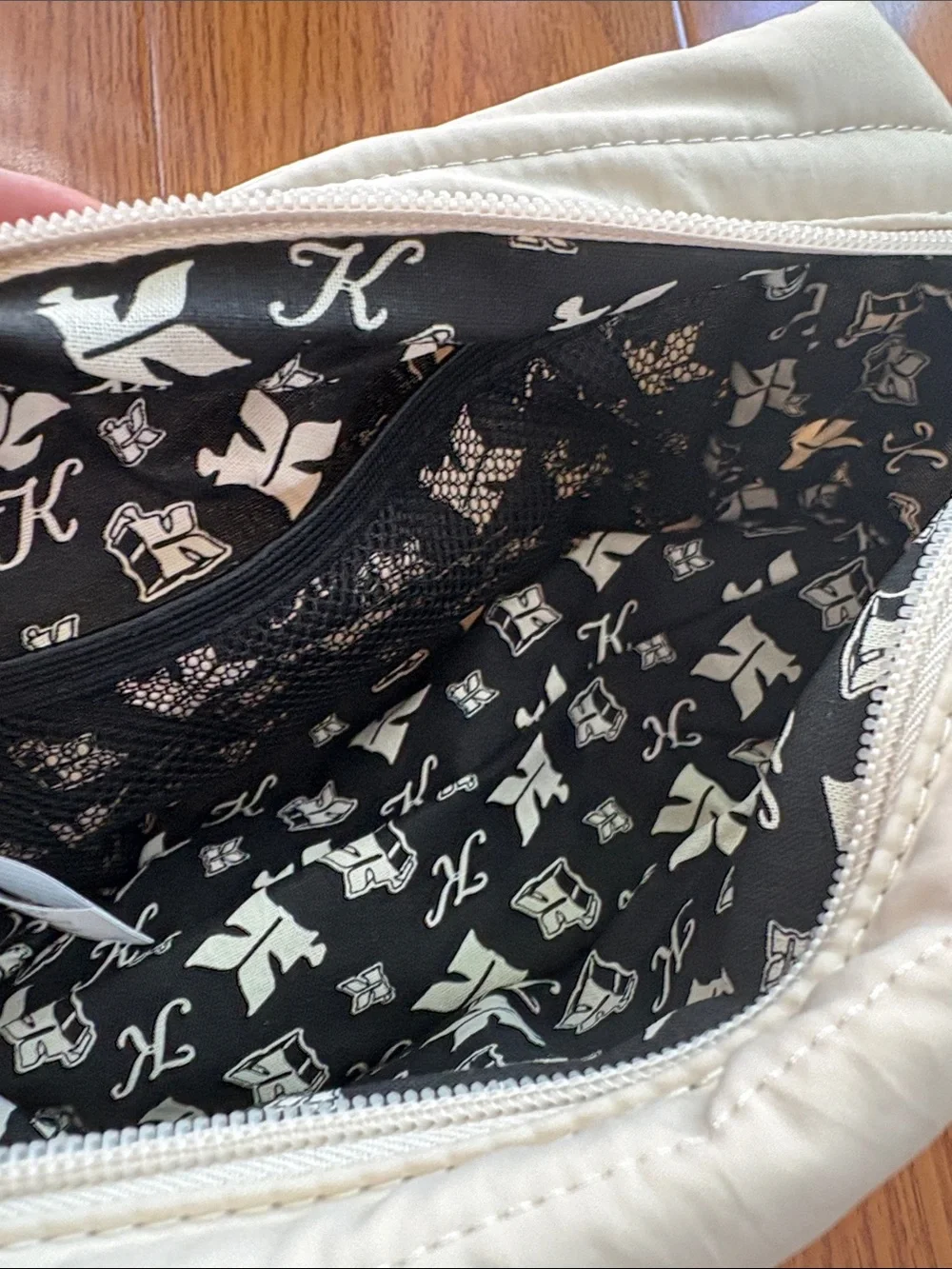 Kiehls Quilted Ivory Puffer Cosmetic Bag